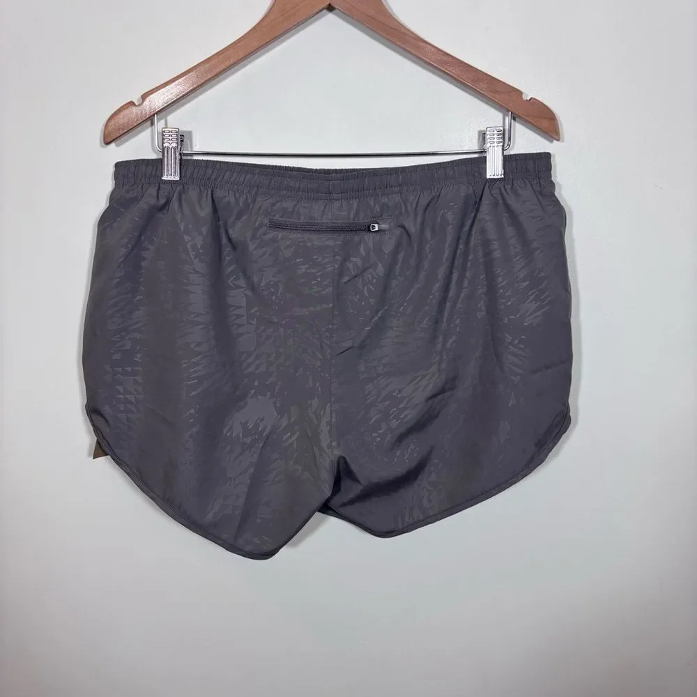 2 Pairs of Nike Tempo Women’s Lined Running Shorts XL NWT NEW Gray White